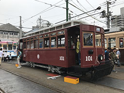100形