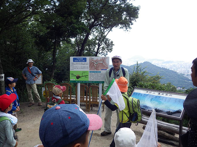 牛田山での歴史解説